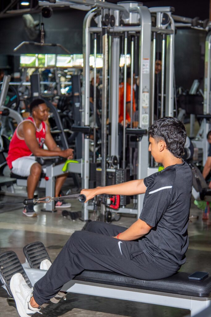 AFE GYM Blog 01 Dic Remo una mano