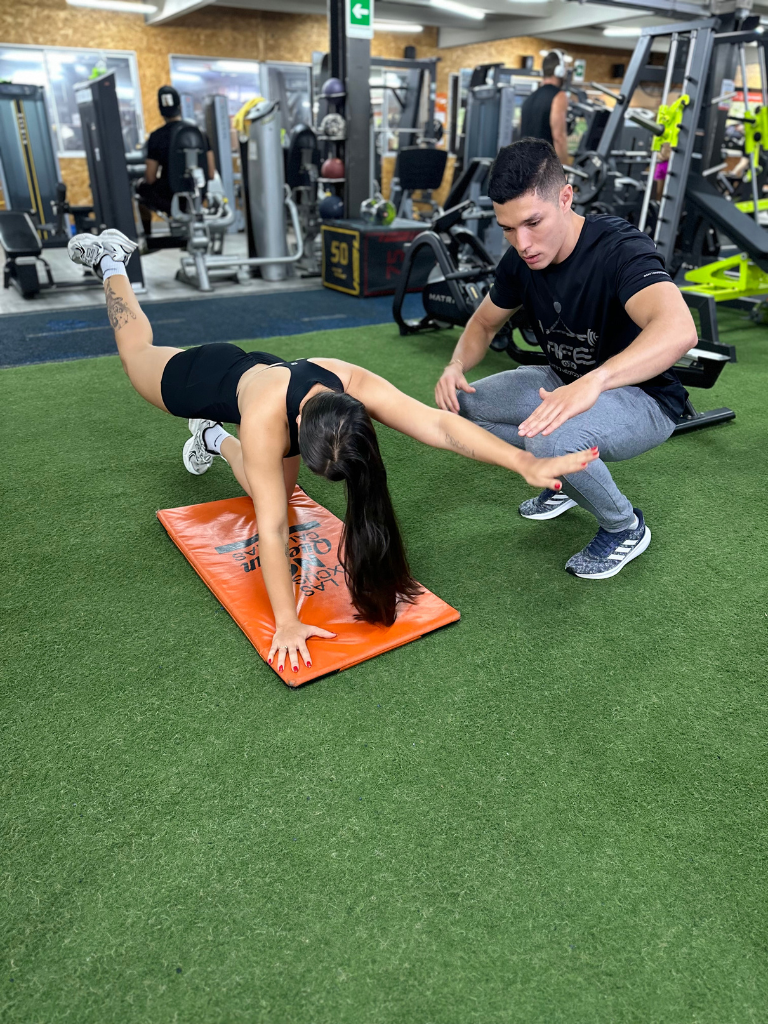 Durante las primeras semanas de entrenamiento, lo que más cambia no es el músculo, sino tu sistema nervioso