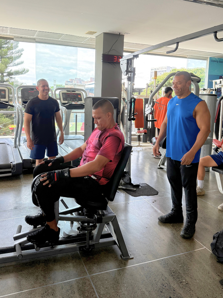 AFE GYM Ejercicio adultos con supervision profesional