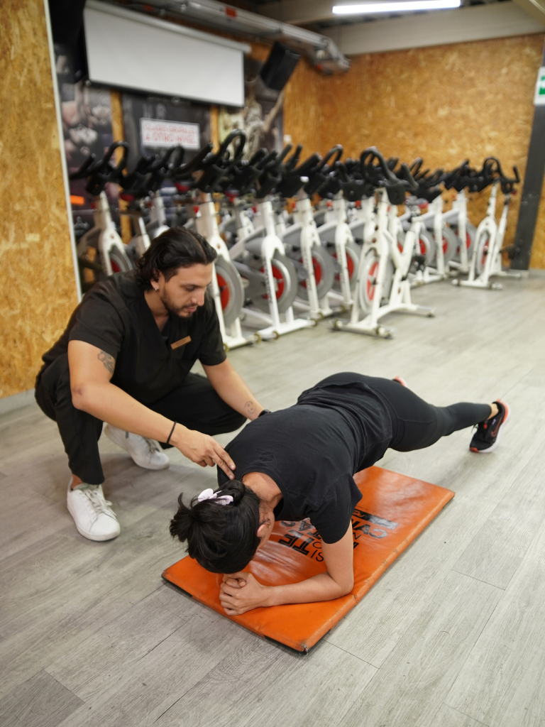 AFE GYM Persona adulta con recuperacion en fisioterapia